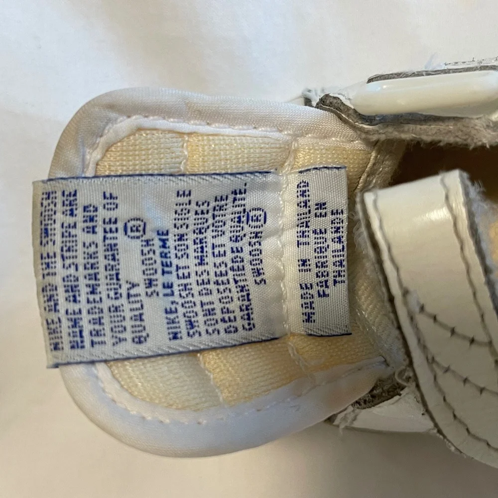 Nike Baby Toddler Vintage 80s Sneakers Shoes Size 2 860204 EUC‎ White and…
